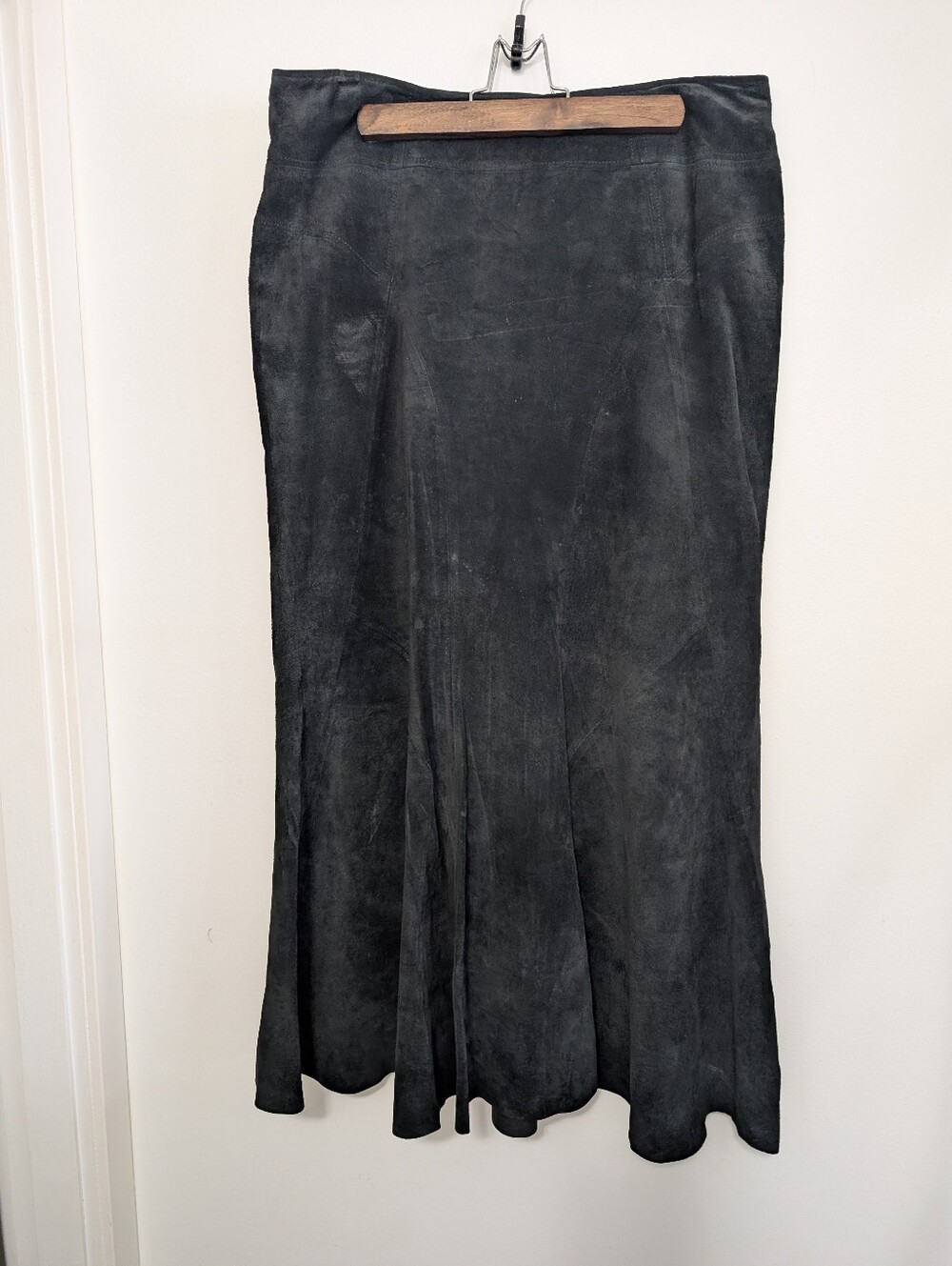 Vintage 80s Danier Medium Suede Leather Black Skirt Western High Waist Midi Boho